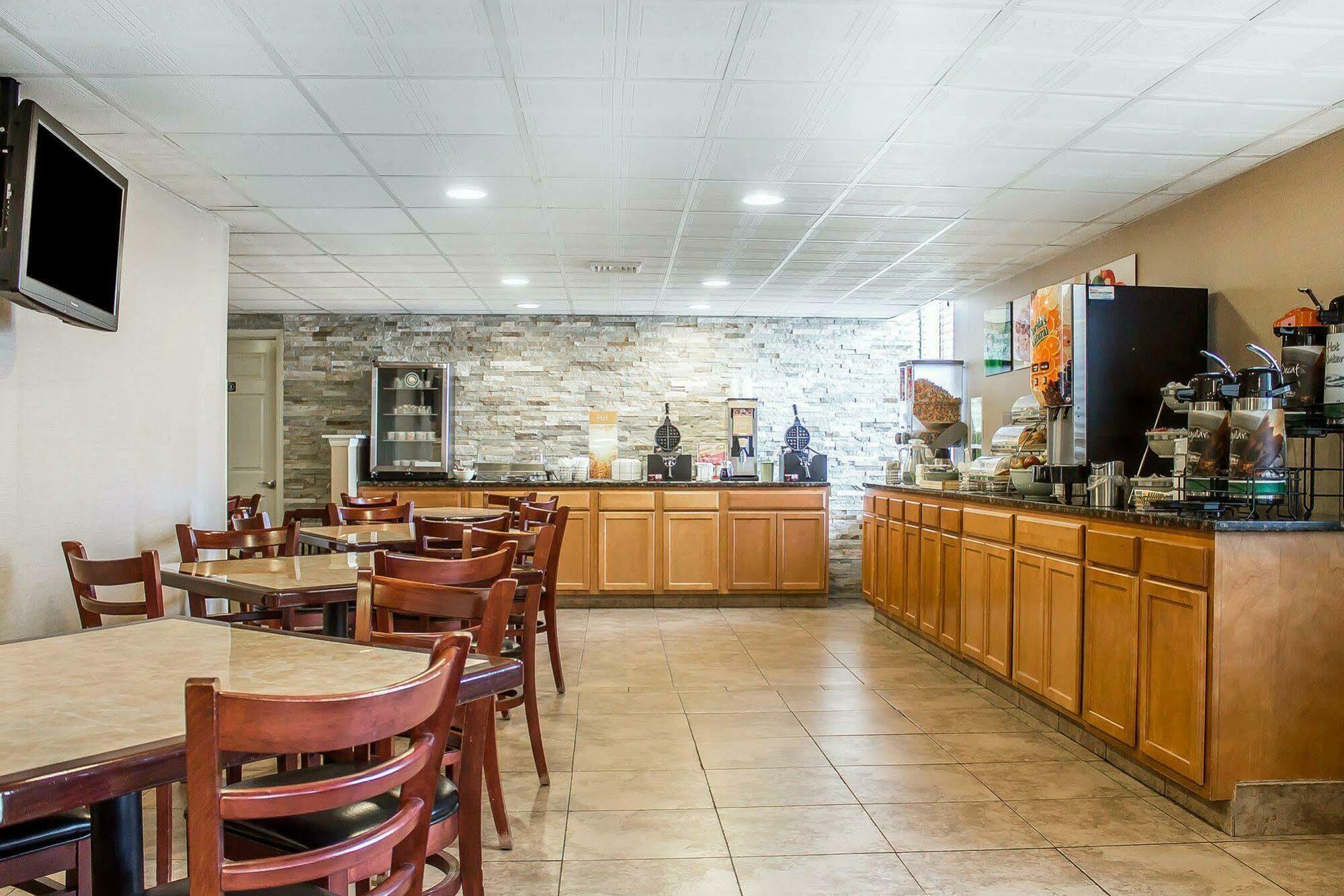 Baymont By Wyndham Scranton Dunmore Exterior foto